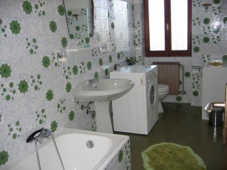 Bad mit Wanne